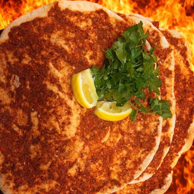 Lahmacun – Look Döner Mahmutlar